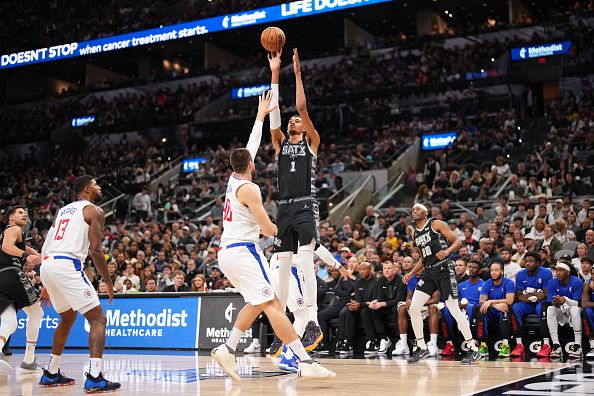 SAN ANTONIO, TX - NOVEMBER 22: Victor Wembanyama #1 of the San Antonio Spurs shoots the ball during the game against the LA Clippers on November 22, 2023 at the Frost Bank Center in San Antonio, Texas. NOTE TO USER: User expressly acknowledges and agrees that, by downloading and or using this photograph, user is consenting to the terms and conditions of the Getty Images License Agreement. Mandatory Copyright Notice: Copyright 2023 NBAE (Photos by Darren Carroll/NBAE via Getty Images)