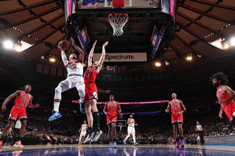 NEW YORK, NY - NOVEMBER 13: Josh Hart #3 of the New York Knicks drives to the basket during the game against the Chicago Bulls on November 13, 2024 at Madison Square Garden in New York City, New York.  NOTE TO USER: User expressly acknowledges and agrees that, by downloading and or using this photograph, User is consenting to the terms and conditions of the Getty Images License Agreement. Mandatory Copyright Notice: Copyright 2024 NBAE  (Photo by Joe Murphy/NBAE via Getty Images)