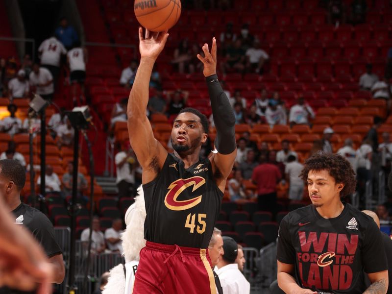 MIAMI, FL - APRIL 26: Donovan Mitchell #45 of the Cleveland Cavaliers warms up before the game against the Miami Heat during Round 1 Game 3 of the 2025 NBA Playoffs on April 26, 2025 at Kaseya Center in Miami, Florida. NOTE TO USER: User expressly acknowledges and agrees that, by downloading and or using this Photograph, user is consenting to the terms and conditions of the Getty Images License Agreement. Mandatory Copyright Notice: Copyright 2025 NBAE (Photo by Issac Baldizon/NBAE via Getty Images)