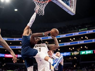 LOS ANGELES, CA - NOVEMBER 24: Zion Williamson #1 of the New Orleans Pelicans shoots the ball during the game against the LA Clippers during the In-Season Tournament on November 24, 2023 at Crypto.Com Arena in Los Angeles, California. NOTE TO USER: User expressly acknowledges and agrees that, by downloading and/or using this Photograph, user is consenting to the terms and conditions of the Getty Images License Agreement. Mandatory Copyright Notice: Copyright 2023 NBAE (Photo by Tyler Ross/NBAE via Getty Images)