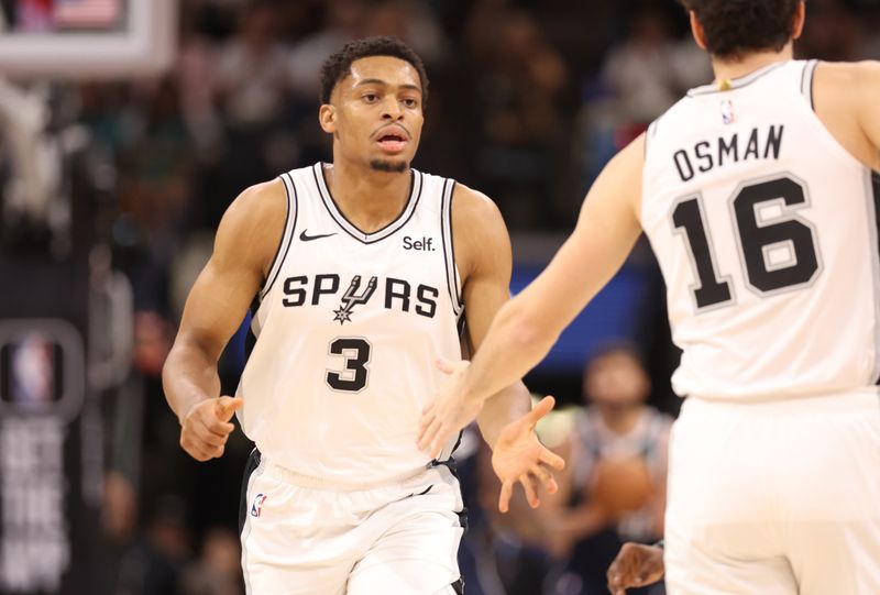 SAN ANTONIO, TEXAS - OCTOBER 25: Keldon Johnson #3 of the San Antonio Spurs reacts during the first quarter against the Dallas Mavericks at Frost Bank Center on October 25, 2023 in San Antonio, Texas. NOTE TO USER: User expressly acknowledges and agrees that, by downloading and/or using this Photograph, user is consenting to the terms and conditions of the Getty Images License Agreement. (Photo by Christian Petersen/Getty Images)