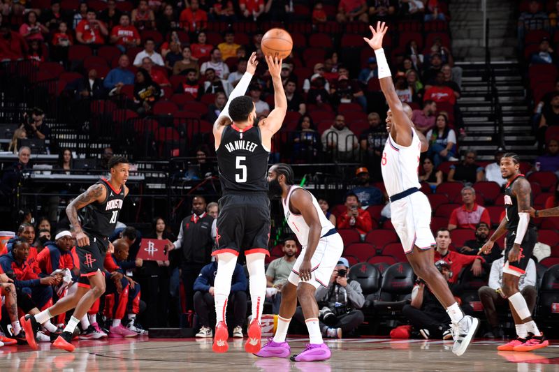 HOUSTON, TX - NOVEMBER 13:  Fred VanVleet #5 of the Houston Rockets shoots the ball during the game against the LA Clippers on November 13, 2024 at the Toyota Center in Houston, Texas. NOTE TO USER: User expressly acknowledges and agrees that, by downloading and or using this photograph, User is consenting to the terms and conditions of the Getty Images License Agreement. Mandatory Copyright Notice: Copyright 2024 NBAE (Photo by Logan Riely/NBAE via Getty Images)