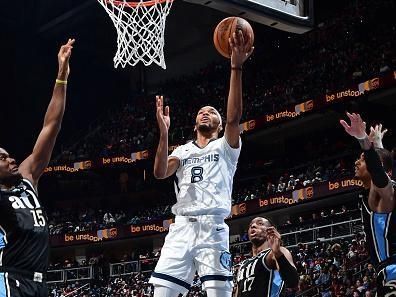 ATLANTA, GA - DECEMBER 23: Ziaire Williams #8 of the Memphis Grizzlies drives to the basket during the game against the Atlanta Hawks on December 23, 2023 at State Farm Arena in Atlanta, Georgia.  NOTE TO USER: User expressly acknowledges and agrees that, by downloading and/or using this Photograph, user is consenting to the terms and conditions of the Getty Images License Agreement. Mandatory Copyright Notice: Copyright 2023 NBAE (Photo by Scott Cunningham/NBAE via Getty Images)