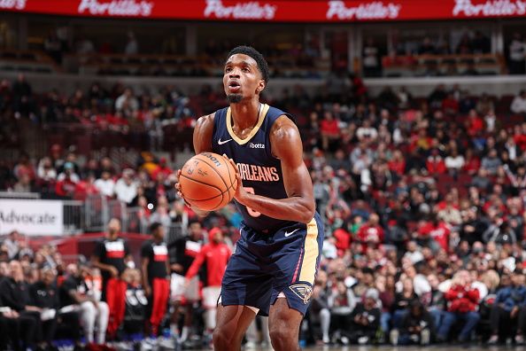 CHICAGO, IL - DECEMBER 2: Herb Jones #5 of the New Orleans Pelicans prepares to shoot a free throw during the game against the Chicago Bulls on December 2, 2023 at United Center in Chicago, Illinois. NOTE TO USER: User expressly acknowledges and agrees that, by downloading and or using this photograph, User is consenting to the terms and conditions of the Getty Images License Agreement. Mandatory Copyright Notice: Copyright 2023 NBAE (Photo by Jeff Haynes/NBAE via Getty Images)