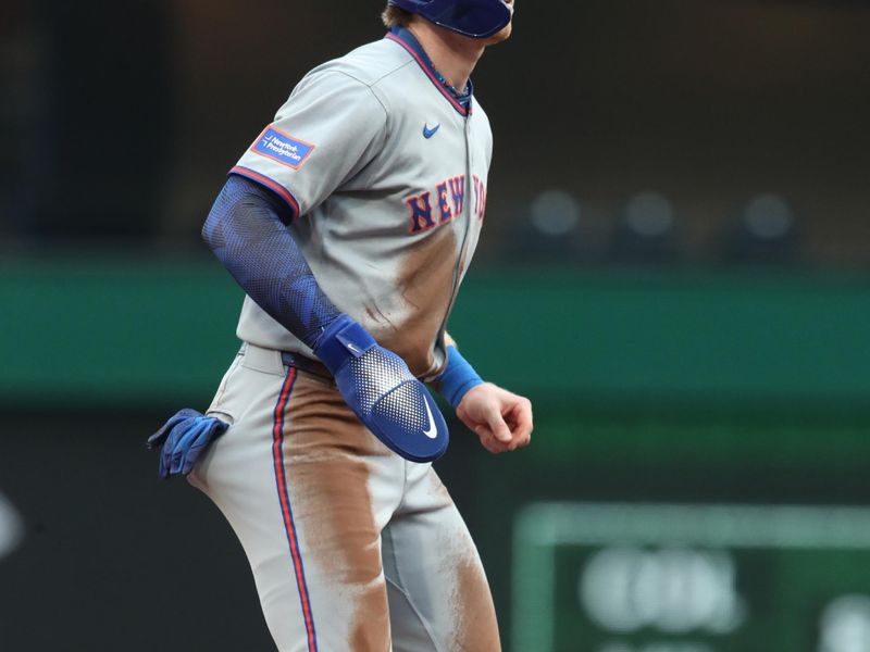 Jun 27, 2025; Pittsburgh, Pennsylvania, USA;  New York Mets third baseman Brett Baty (7) takes a lead off of second base against the Pittsburgh Pirates during the second inning at PNC Park. Mandatory Credit: Charles LeClaire-Imagn Images