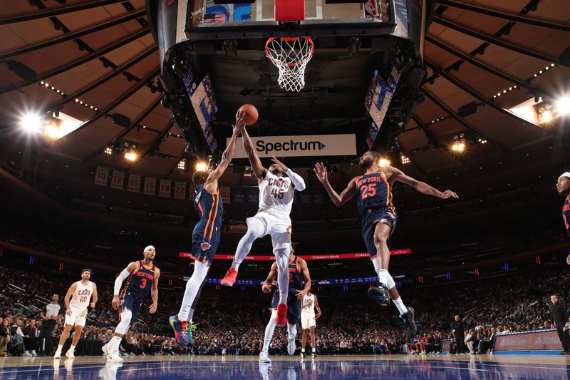 NEW YORK, NY - OCTOBER 28: Donovan Mitchell #45 of the Cleveland Cavaliers drives to the basket during the game against the New York Knicks on October 28, 2024 at Madison Square Garden in New York City, New York.  NOTE TO USER: User expressly acknowledges and agrees that, by downloading and or using this photograph, User is consenting to the terms and conditions of the Getty Images License Agreement. Mandatory Copyright Notice: Copyright 2024 NBAE  (Photo by Nathaniel S. Butler/NBAE via Getty Images)