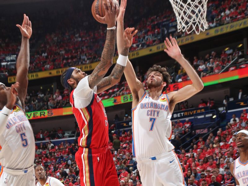 NEW ORLEANS, LA - APRIL 27: Chet Holmgren #7 of the Oklahoma City Thunder block during the game against the New Orleans Pelicans during Round 1 Game 3 of the 2024 NBA Playoffs on April 27, 2024 at the Smoothie King Center in New Orleans, Louisiana. NOTE TO USER: User expressly acknowledges and agrees that, by downloading and or using this Photograph, user is consenting to the terms and conditions of the Getty Images License Agreement. Mandatory Copyright Notice: Copyright 2024 NBAE (Photo by Layne Murdoch Jr./NBAE via Getty Images)