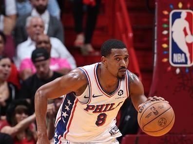 MIAMI, FL - DECEMBER 25:  De'Anthony Melton #8 of the Philadelphia 76ers handles the ball during the game against the Miami Heat on December 25, 2023 at Kaseya Center in Miami, Florida. NOTE TO USER: User expressly acknowledges and agrees that, by downloading and or using this Photograph, user is consenting to the terms and conditions of the Getty Images License Agreement. Mandatory Copyright Notice: Copyright 2023 NBAE (Photo by David Sherman/NBAE via Getty Images)