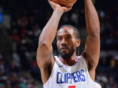 SAN ANTONIO, TX - NOVEMBER 22: Kawhi Leonard #2 of the LA Clippers shoots a free throw during the game against the San Antonio Spurs on November 22, 2023 at the Frost Bank Center in San Antonio, Texas. NOTE TO USER: User expressly acknowledges and agrees that, by downloading and or using this photograph, user is consenting to the terms and conditions of the Getty Images License Agreement. Mandatory Copyright Notice: Copyright 2023 NBAE (Photos by Michael Gonzales/NBAE via Getty Images)