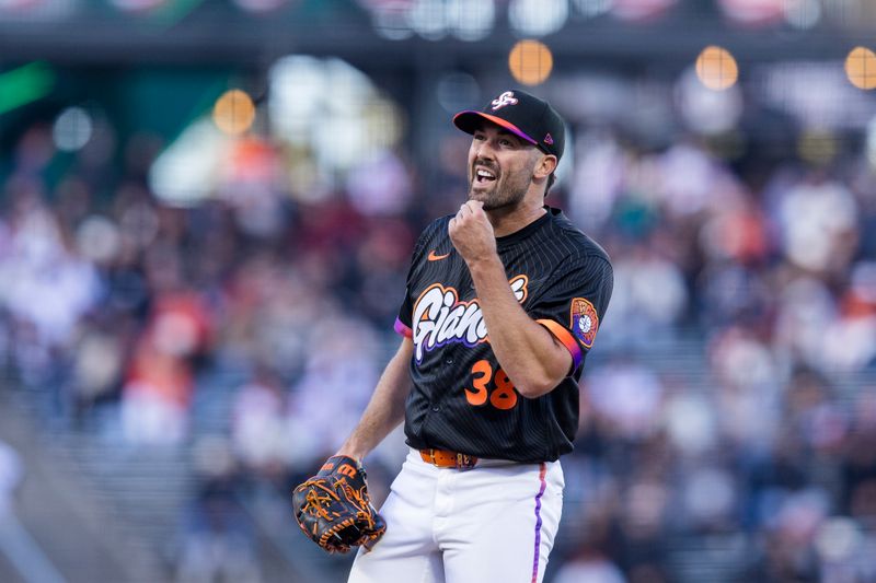 May 13, 2025; San Francisco, California, USA; San Francisco Giants starting pitcher Robbie Ray (38) prepares to throw against the Arizona Diamondbacks during the first inning at Oracle Park. Mandatory Credit: John Hefti-Imagn Images