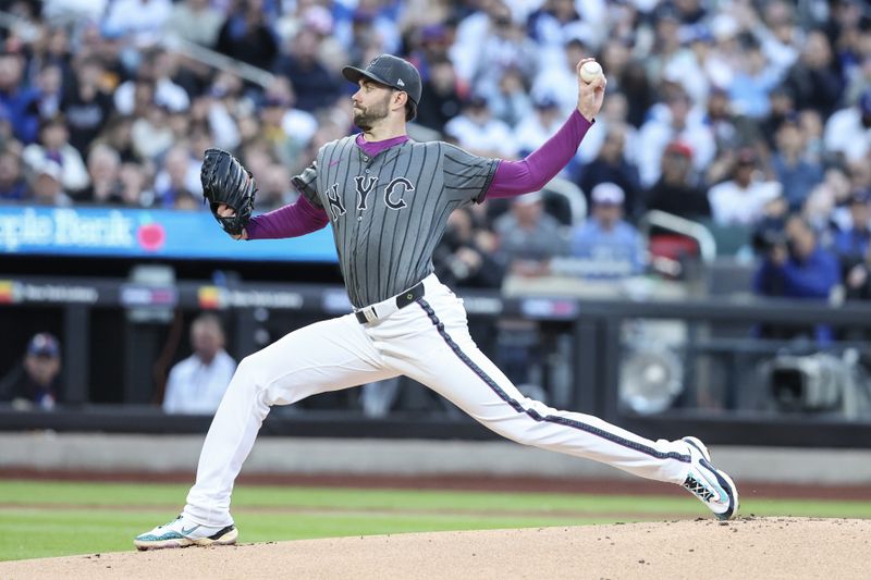 May 24, 2025; New York City, New York, USA;  New York Mets starting pitcher David Peterson (23) pitches in the first inning against the Los Angeles Dodgers at Citi Field. Mandatory Credit: Wendell Cruz-Imagn Images