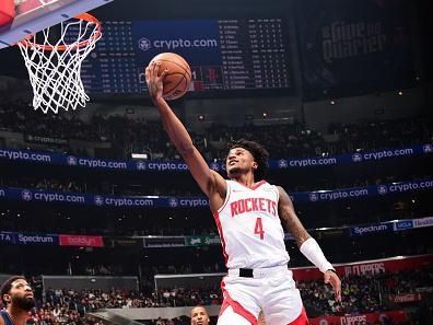 LOS ANGELES, CA - NOVEMBER 17: Jalen Green #4 of the Houston Rockets drives to the basket during the game against the LA Clippers during the In-Season Tournament on November 17, 2023 at Crypto.Com Arena in Los Angeles, California. NOTE TO USER: User expressly acknowledges and agrees that, by downloading and/or using this Photograph, user is consenting to the terms and conditions of the Getty Images License Agreement. Mandatory Copyright Notice: Copyright 2023 NBAE (Photo by Adam Pantozzi/NBAE via Getty Images)