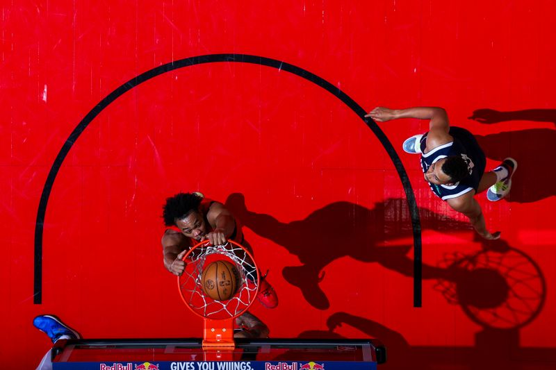 TORONTO, CANADA - FEBRUARY 28: Scottie Barnes #4 of the Toronto Raptors dunks the ball during the game against the Dallas Mavericks on February 28, 2024 at the Scotiabank Arena in Toronto, Ontario, Canada.  NOTE TO USER: User expressly acknowledges and agrees that, by downloading and or using this Photograph, user is consenting to the terms and conditions of the Getty Images License Agreement.  Mandatory Copyright Notice: Copyright 2024 NBAE (Photo by Vaughn Ridley/NBAE via Getty Images)