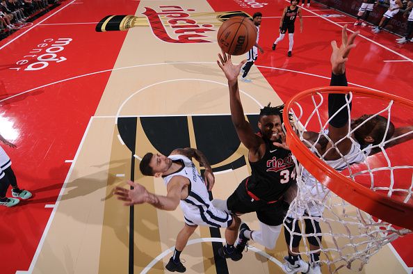 PORTLAND, OR - NOVEMBER 3: Jabari Walker #34 of the Portland Trail Blazers shoots the ball during the In-Season Tournament against the Memphis Grizzlies on November 3, 2023 at the Moda Center Arena in Portland, Oregon. NOTE TO USER: User expressly acknowledges and agrees that, by downloading and or using this photograph, user is consenting to the terms and conditions of the Getty Images License Agreement. Mandatory Copyright Notice: Copyright 2023 NBAE (Photo by Cameron Browne/NBAE via Getty Images)