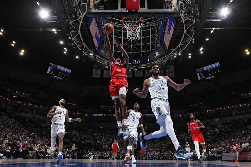 MINNEAPOLIS, MN -  JANUARY 3:  Herb Jones #5 of the New Orleans Pelicans drives to the basket during the game against the Minnesota Timberwolves on January 3, 2024 at Target Center in Minneapolis, Minnesota. NOTE TO USER: User expressly acknowledges and agrees that, by downloading and or using this Photograph, user is consenting to the terms and conditions of the Getty Images License Agreement. Mandatory Copyright Notice: Copyright 2024 NBAE (Photo by Jordan Johnson/NBAE via Getty Images)