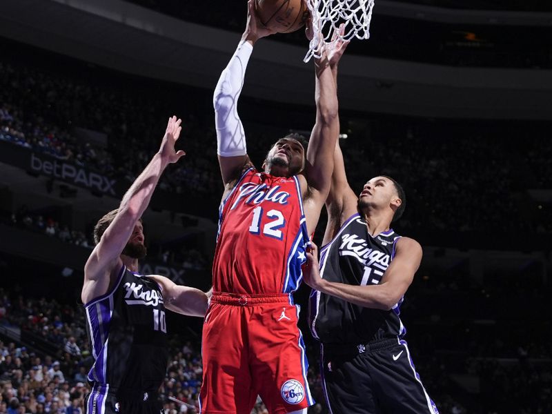 PHILADELPHIA, PA - JANUARY 12:  Tobias Harris #12 of the Philadelphia 76ers goes to the basket during the game on January 12, 2024 at the Wells Fargo Center in Philadelphia, Pennsylvania NOTE TO USER: User expressly acknowledges and agrees that, by downloading and/or using this Photograph, user is consenting to the terms and conditions of the Getty Images License Agreement. Mandatory Copyright Notice: Copyright 2024 NBAE (Photo by Jesse D. Garrabrant/NBAE via Getty Images)