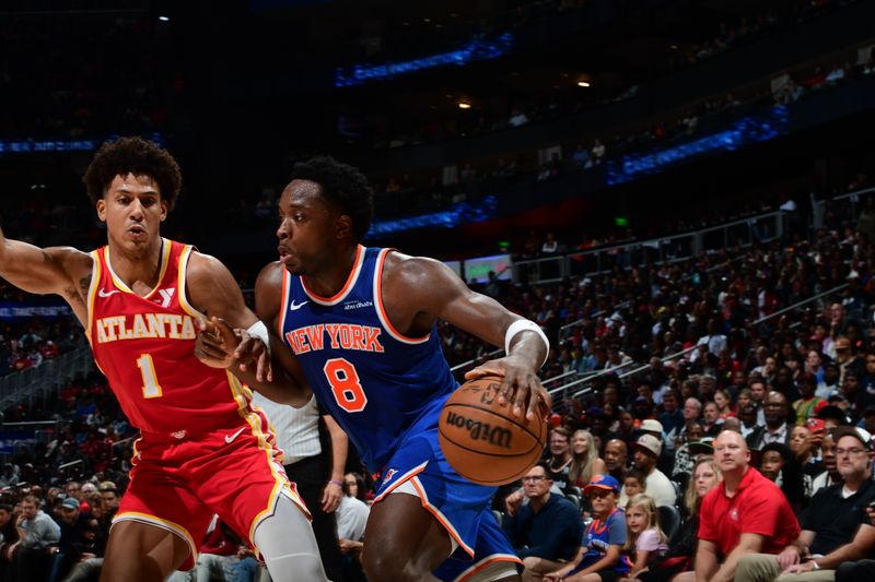 ATLANTA, GA - NOVEMBER 6: OG Anunoby #8 of the New York Knicks drives to the basket during the game against the Atlanta Hawks during a regular season game on November 6, 2024 at State Farm Arena in Atlanta, Georgia.  NOTE TO USER: User expressly acknowledges and agrees that, by downloading and/or using this Photograph, user is consenting to the terms and conditions of the Getty Images License Agreement. Mandatory Copyright Notice: Copyright 2024 NBAE (Photo by Scott Cunningham/NBAE via Getty Images)