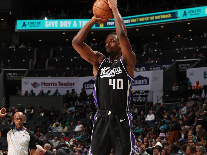 CHARLOTTE, NC - JANUARY 10: Harrison Barnes #40 of the Sacramento Kings shoots the ball during the game against the Charlotte Hornets on January 10, 2024 at Spectrum Center in Charlotte, North Carolina. NOTE TO USER: User expressly acknowledges and agrees that, by downloading and or using this photograph, User is consenting to the terms and conditions of the Getty Images License Agreement. Mandatory Copyright Notice: Copyright 2024 NBAE (Photo by Kent Smith/NBAE via Getty Images)