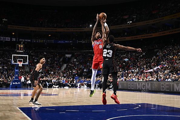 PHILADELPHIA, PA - DECEMBER 15: Kelly Oubre Jr. #9 of the Philadelphia 76ers shoots the ball during the game against the Detroit Pistons on December 15, 2023 at the Wells Fargo Center in Philadelphia, Pennsylvania NOTE TO USER: User expressly acknowledges and agrees that, by downloading and/or using this Photograph, user is consenting to the terms and conditions of the Getty Images License Agreement. Mandatory Copyright Notice: Copyright 2023 NBAE (Photo by David Dow/NBAE via Getty Images)