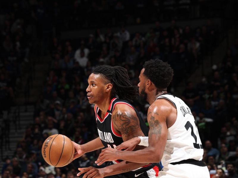 MINNEAPOLIS, MN -  APRIL 2: Jabari Walker #34 of the Portland Trail Blazers dribbles the ball during the game against the Minnesota Timberwolves on April 2, 2023 at Target Center in Minneapolis, Minnesota. NOTE TO USER: User expressly acknowledges and agrees that, by downloading and or using this Photograph, user is consenting to the terms and conditions of the Getty Images License Agreement. Mandatory Copyright Notice: Copyright 2023 NBAE (Photo by David Sherman/NBAE via Getty Images)