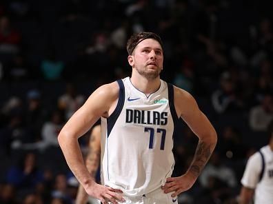 Dallas Mavericks' Paint Struggles as Kings Reign Supreme