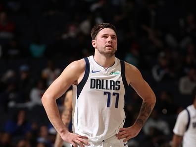 Mavericks Outpaced by Grizzlies at American Airlines Center: 103-120