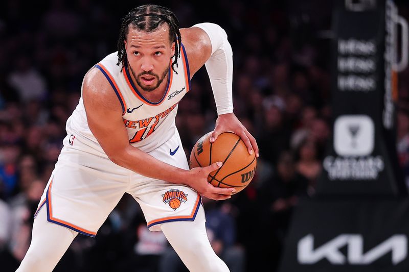 NEW YORK, NEW YORK - JANUARY 13: Jalen Brunson #11 of the New York Knicks controls the ball in the first quarter against the Detroit Pistons at Madison Square Garden on January 13, 2025 in New York City. NOTE TO USER: User expressly acknowledges and agrees that, by downloading and or using this photograph, User is consenting to the terms and conditions of the Getty Images License Agreement. (Photo by Dustin Satloff/Getty Images)
