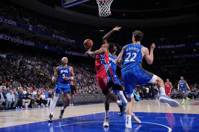 PHILADELPHIA, PA - APRIL 12: Kyle Lowry #7 of the Philadelphia 76ers drives to the basket during the game against the Orlando Magic on April 12, 2024 at the Wells Fargo Center in Philadelphia, Pennsylvania NOTE TO USER: User expressly acknowledges and agrees that, by downloading and/or using this Photograph, user is consenting to the terms and conditions of the Getty Images License Agreement. Mandatory Copyright Notice: Copyright 2024 NBAE (Photo by Jesse D. Garrabrant/NBAE via Getty Images)