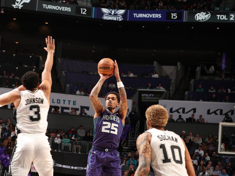 CHARLOTTE, NC - JANUARY 19: P.J. Washington #25 of the Charlotte Hornets shoots a three point basket during the game against the San Antonio Spurs on January 19, 2024 at Spectrum Center in Charlotte, North Carolina. NOTE TO USER: User expressly acknowledges and agrees that, by downloading and or using this photograph, User is consenting to the terms and conditions of the Getty Images License Agreement. Mandatory Copyright Notice: Copyright 2024 NBAE (Photo by Kent Smith/NBAE via Getty Images)