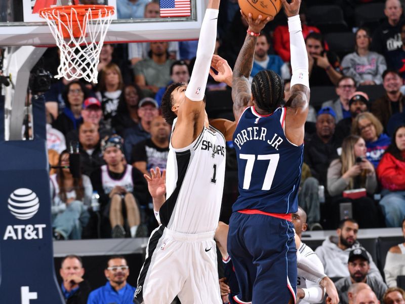 INGLEWOOD, CA - NOVEMBER 4: Kevin Porter Jr. #77 of the LA Clippers shoots the ball during the game against the San Antonio Spurs on November 4, 2024 at Intuit Dome in Los Angeles, California. NOTE TO USER: User expressly acknowledges and agrees that, by downloading and/or using this Photograph, user is consenting to the terms and conditions of the Getty Images License Agreement. Mandatory Copyright Notice: Copyright 2024 NBAE (Photo by Juan Ocampo/NBAE via Getty Images)