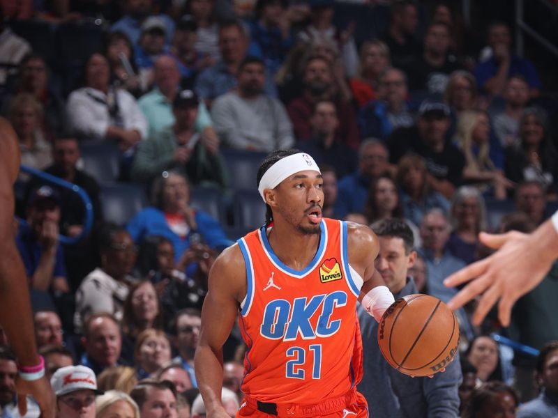 OKLAHOMA CITY, OK - NOVEMBER 11: Aaron Wiggins #21 of the Oklahoma City Thunder dribbles the ball during the game against the LA Clippers on November 11, 2024 at Paycom Center in Oklahoma City, Oklahoma. NOTE TO USER: User expressly acknowledges and agrees that, by downloading and or using this photograph, User is consenting to the terms and conditions of the Getty Images License Agreement. Mandatory Copyright Notice: Copyright 2024 NBAE (Photo by Nathaniel S. Butler/NBAE via Getty Images)