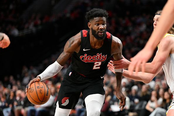 PORTLAND, OREGON - DECEMBER 14: Deandre Ayton #2 of the Portland Trail Blazers dribbles during the third quarter of the game against the Utah Jazz at Moda Center on December 14, 2023 in Portland, Oregon. The Utah Jazz won 122-114. NOTE TO USER: User expressly acknowledges and agrees that, by downloading and or using this Photograph, user is consenting to the terms and conditions of the Getty Images License Agreement. (Photo by Alika Jenner/Getty Images)