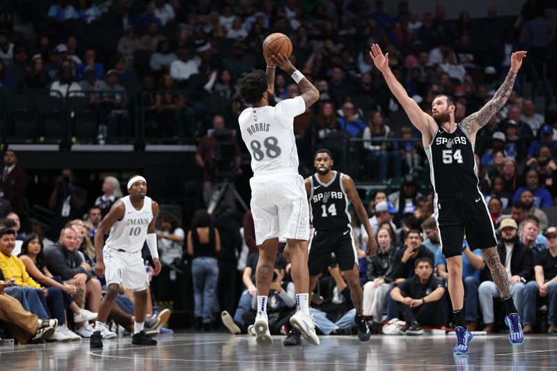 DALLAS, TX - NOVEMBER 16: Markieff Morris #88 of the Dallas Mavericks shoots the ball during the game against the San Antonio Spurs on November 16, 2024 at American Airlines Center in Dallas, Texas. NOTE TO USER: User expressly acknowledges and agrees that, by downloading and or using this photograph, User is consenting to the terms and conditions of the Getty Images License Agreement. Mandatory Copyright Notice: Copyright 2024 NBAE (Photo by Tim Heitman/NBAE via Getty Images)