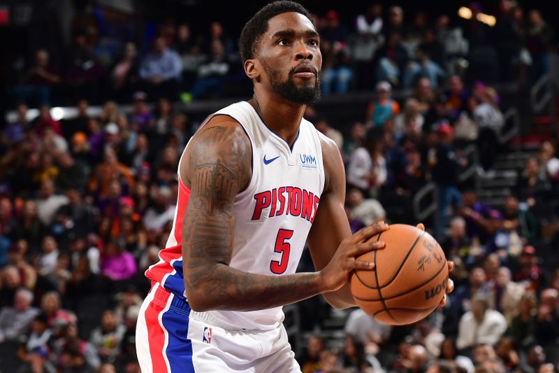 PHOENIX, AZ - FEBRUARY 14: Shake Milton #5 of the Detroit Pistons prepares to shoot a free throw during the game against the Phoenix Suns on February 14, 2024 at Footprint Center in Phoenix, Arizona. NOTE TO USER: User expressly acknowledges and agrees that, by downloading and or using this photograph, user is consenting to the terms and conditions of the Getty Images License Agreement. Mandatory Copyright Notice: Copyright 2024 NBAE (Photo by Kate Frese/NBAE via Getty Images)