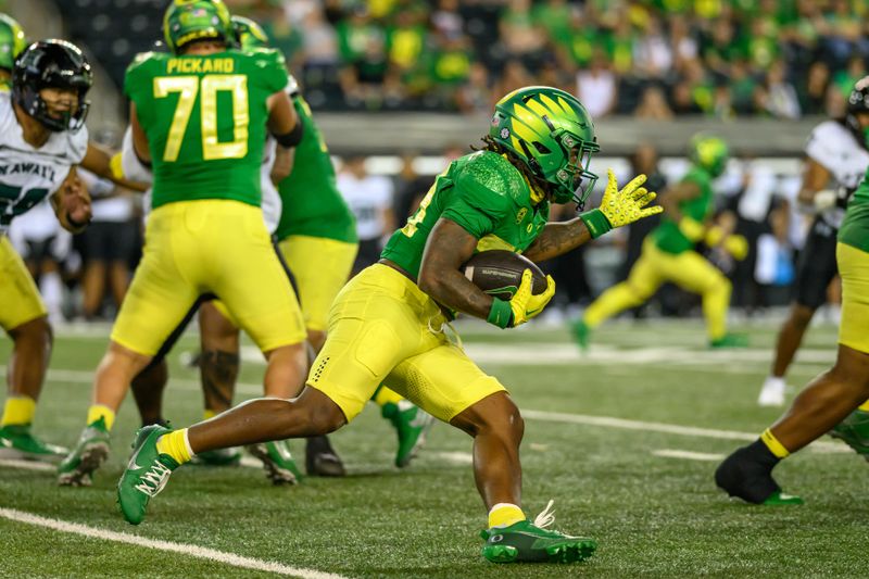 Sep 16, 2023; Eugene, Oregon, USA; Oregon Ducks running back Jordan James (20) runs the ball against the Hawaii Warriors during the fourth quarter at Autzen Stadium. Mandatory Credit: Craig Strobeck-USA TODAY Sports