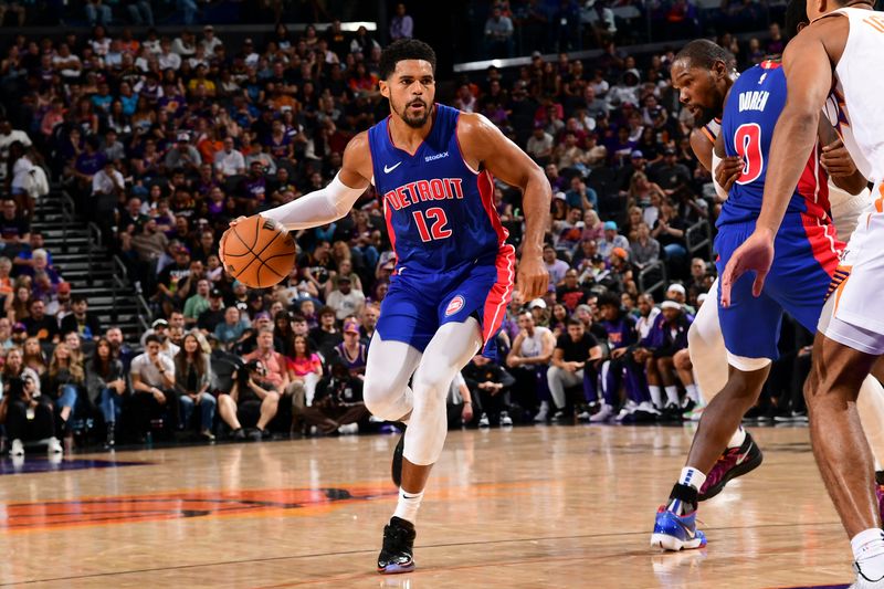 PHOENIX, AZ - OCTOBER 11: Tobias Harris #12 of the Detroit Pistons drives to the basket during the game on October 11, 2024 at Footprint Center in Phoenix, Arizona. NOTE TO USER: User expressly acknowledges and agrees that, by downloading and or using this photograph, user is consenting to the terms and conditions of the Getty Images License Agreement. Mandatory Copyright Notice: Copyright 2024 NBAE (Photo by Kate Frese/NBAE via Getty Images)