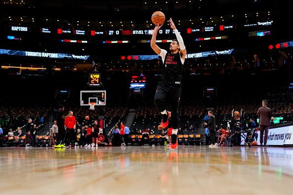 TORONTO, ON - DECEMBER 13: Trae Young #11 of the Atlanta Hawks warms up before facing the Toronto Raptors at Scotiabank Arena on December 13, 2023 in Toronto, Ontario, Canada. NOTE TO USER: User expressly acknowledges and agrees that, by downloading and/or using this Photograph, user is consenting to the terms and conditions of the Getty Images License Agreement. (Photo by Andrew Lahodynskyj/Getty Images)