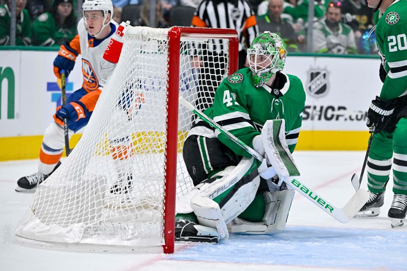 Feb 26, 2024; Dallas, Texas, USA; Dallas Stars goaltender Scott Wedgewood (41) faces the New York Islanders attack during the first period at the American Airlines Center. Mandatory Credit: Jerome Miron-USA TODAY Sports