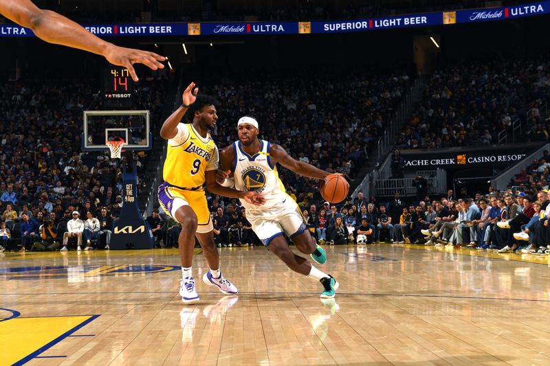 SAN FRANCISCO, CA - OCTOBER 18: Buddy Hield #7 of the Golden State Warriors handles the ball during the game against the Los Angeles Lakers during a NBA Preseason game on October 18, 2024 at Chase Center in San Francisco, California. NOTE TO USER: User expressly acknowledges and agrees that, by downloading and or using this photograph, user is consenting to the terms and conditions of Getty Images License Agreement. Mandatory Copyright Notice: Copyright 2024 NBAE (Photo by Noah Graham/NBAE via Getty Images)