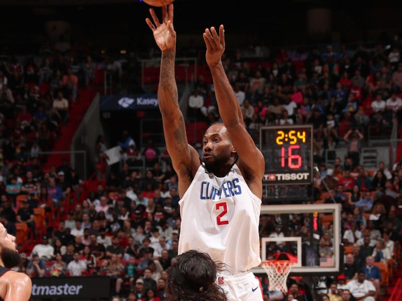 MIAMI, FL - FEBRUARY 4: Kawhi Leonard #2 of the LA Clippers shoots the ball during the game against the Miami Heat on February 4, 2024 at Kaseya Center in Miami, Florida. NOTE TO USER: User expressly acknowledges and agrees that, by downloading and or using this Photograph, user is consenting to the terms and conditions of the Getty Images License Agreement. Mandatory Copyright Notice: Copyright 2024 NBAE (Photo by Issac Baldizon/NBAE via Getty Images)