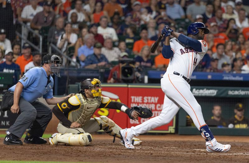 Astros vs Padres: Watch Jose Altuve's Stellar Performance Ignite PETCO Park Showdown