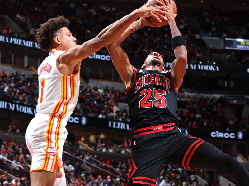 CHICAGO, IL - NOVEMBER 22: Jalen Johnson #1 of the Atlanta Hawks block during the game against the Chicago Bulls during the Emirates NBA Cup game on November 22, 2024 at United Center in Chicago, Illinois. NOTE TO USER: User expressly acknowledges and agrees that, by downloading and or using this photograph, User is consenting to the terms and conditions of the Getty Images License Agreement. Mandatory Copyright Notice: Copyright 2024 NBAE (Photo by Jeff Haynes/NBAE via Getty Images)