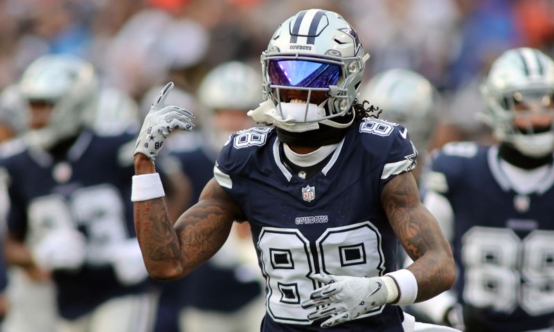 Dallas Cowboys wide receiver CeeDee Lamb (88) pictured before an NFL football game against the Washington Commanders, Sunday, January 7, 2024 in Landover, Md. (AP Photo/Daniel Kucin Jr.)