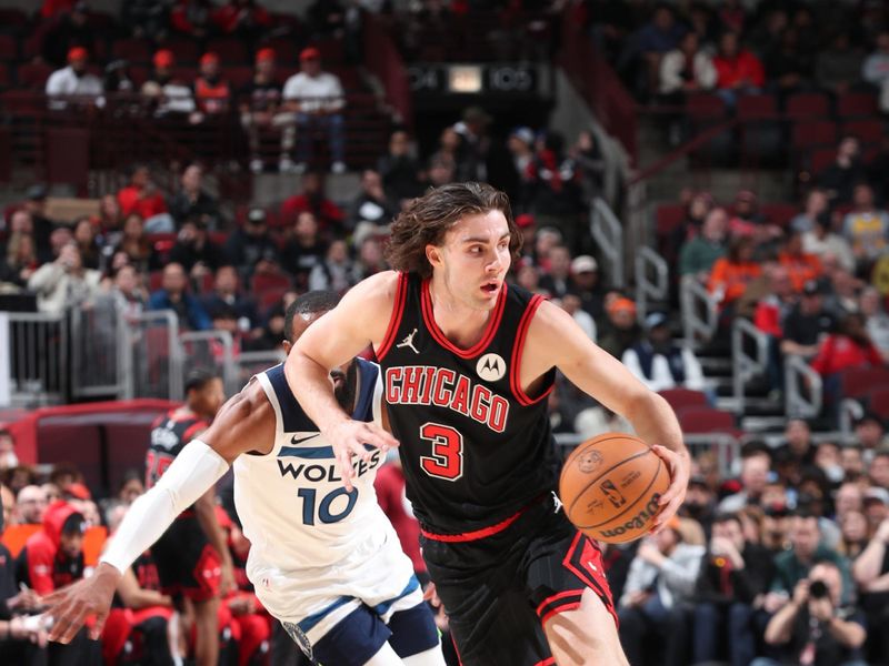 CHICAGO, IL - NOVEMBER 7: Josh Giddey #3 of the Chicago Bulls handles the ball during the game against the Minnesota Timberwolves on November 7, 2024 at United Center in Chicago, Illinois. NOTE TO USER: User expressly acknowledges and agrees that, by downloading and or using this photograph, User is consenting to the terms and conditions of the Getty Images License Agreement. Mandatory Copyright Notice: Copyright 2024 NBAE (Photo by Jeff Haynes/NBAE via Getty Images)