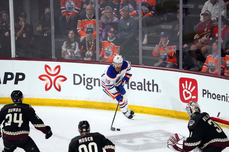 Feb 19, 2024; Tempe, Arizona, USA; Edmonton Oilers center Sam Gagner (89) skates against the Arizona Coyotes during the third period at Mullett Arena. Mandatory Credit: Joe Camporeale-USA TODAY Sports