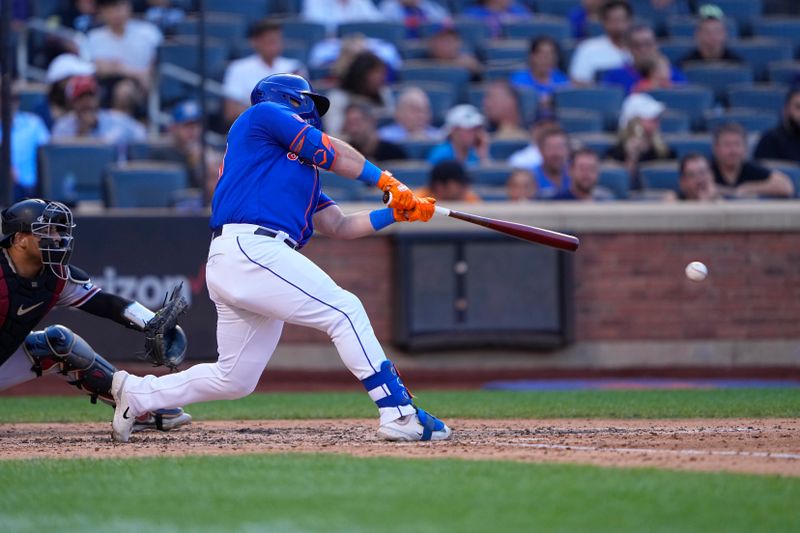 Sep 14, 2023; New York City, New York, USA; New York Mets right Fielder DJ Steward (29) hits an RBI single against the Arizona Diamondbacks during the fifth inning at Citi Field. Mandatory Credit: Gregory Fisher-USA TODAY Sports