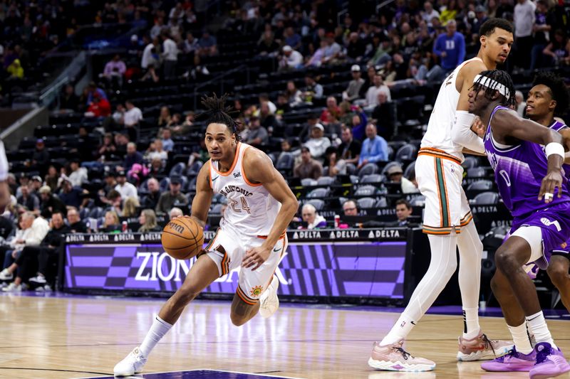 SALT LAKE CITY, UT - FEBRUARY 25: Devin Vassell #24 of the San Antonio Spurs drives to the basket during the game against the Utah Jazz on February 25, 2024 at vivint.SmartHome Arena in Salt Lake City, Utah. NOTE TO USER: User expressly acknowledges and agrees that, by downloading and or using this Photograph, User is consenting to the terms and conditions of the Getty Images License Agreement. Mandatory Copyright Notice: Copyright 2024 NBAE (Photo by Chris Nicoll/NBAE via Getty Images)