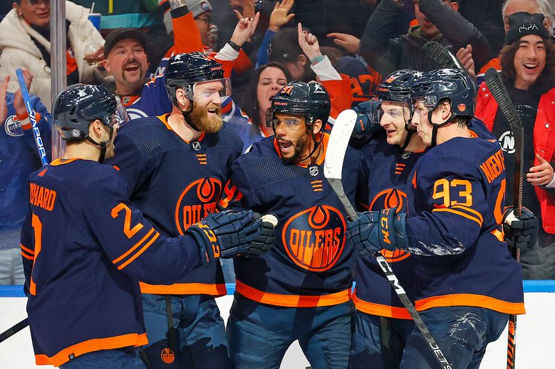 Nov 2, 2023; Edmonton, Alberta, CAN; The Edmonton Oilers celebrate a goal scored by forward Evander Kane (91) during the first period against the Dallas Stars at Rogers Place. Mandatory Credit: Perry Nelson-USA TODAY Sports