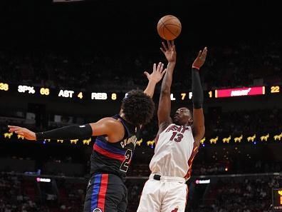 MIAMI, FL - OCTOBER 25: Bam Adebayo #13 of the Miami Heat shoots the ball during the game against the Detroit Pistons on October 25, 2023 at Kaseya Center in Miami, Florida. NOTE TO USER: User expressly acknowledges and agrees that, by downloading and or using this Photograph, user is consenting to the terms and conditions of the Getty Images License Agreement. Mandatory Copyright Notice: Copyright 2023 NBAE (Photo by Eric Espada/NBAE via Getty Images)