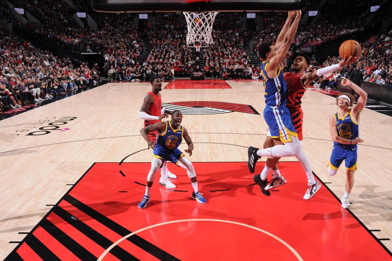 PORTLAND, OR - OCTOBER 23: Anfernee Simons #1 of the Portland Trail Blazers against the Golden State Warriors on October 23, 2024 at the Moda Center Arena in Portland, Oregon. NOTE TO USER: User expressly acknowledges and agrees that, by downloading and or using this photograph, user is consenting to the terms and conditions of the Getty Images License Agreement. Mandatory Copyright Notice: Copyright 2024 NBAE (Photo by Cameron Browne/NBAE via Getty Images)